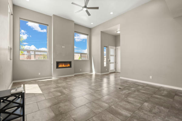 7920 TEABERRY RD NW, ALBUQUERQUE, NM 87120, photo 4 of 32