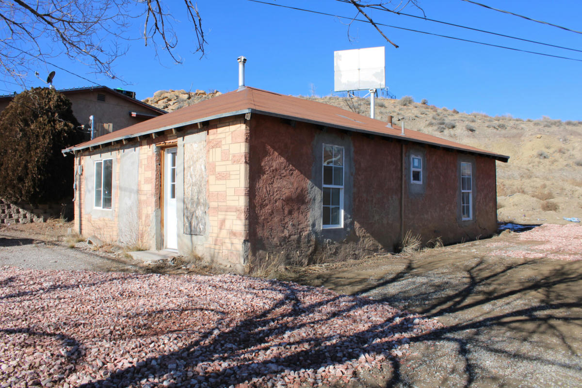 301 PERSHING AVE, GALLUP, NM 87301, photo 1 of 4