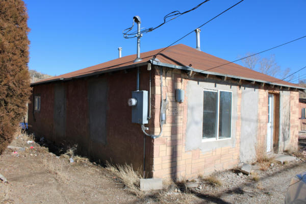 301 PERSHING AVE, GALLUP, NM 87301, photo 2 of 4
