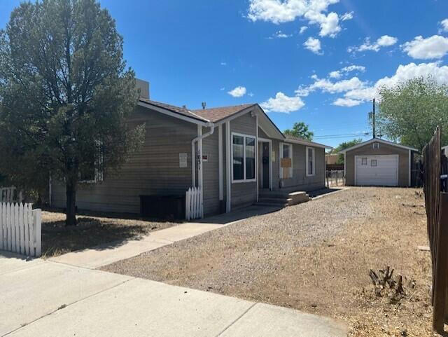 1031 FORRESTER ST NW, ALBUQUERQUE, NM 87102, photo 1 of 12