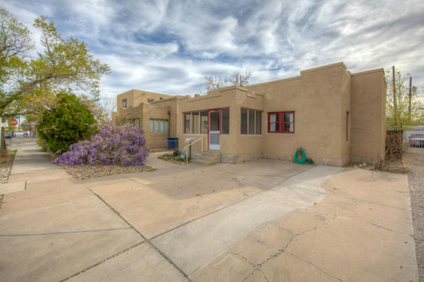 1030 FORRESTER ST NW, ALBUQUERQUE, NM 87102, photo 4 of 35