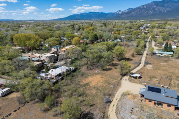 426 GOMEZ RANCH RD, TAOS, NM 87571, photo 4 of 9