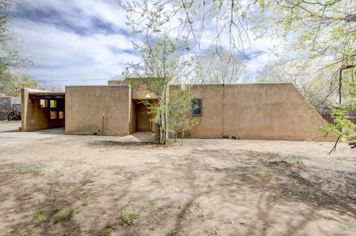 2648 CAMPBELL RD NW, ALBUQUERQUE, NM 87104, photo 1 of 28